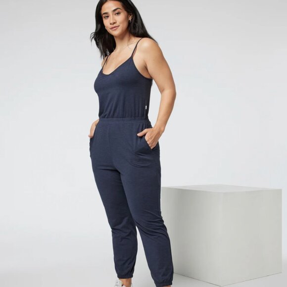 Vuori Lux Jogger Jumpsuit Size Medium, Midnight Heather NWOT - Picture 4 of 9